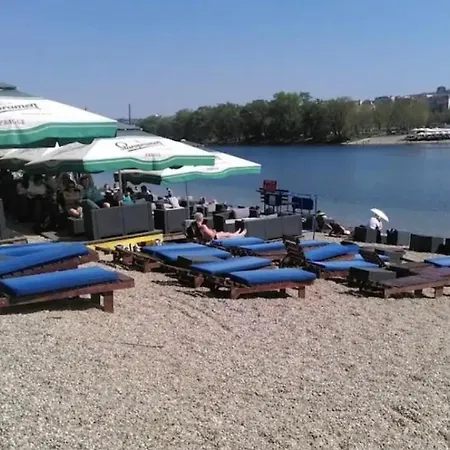 Luksuzan Brod Na Obali Reke Botel Belgrade