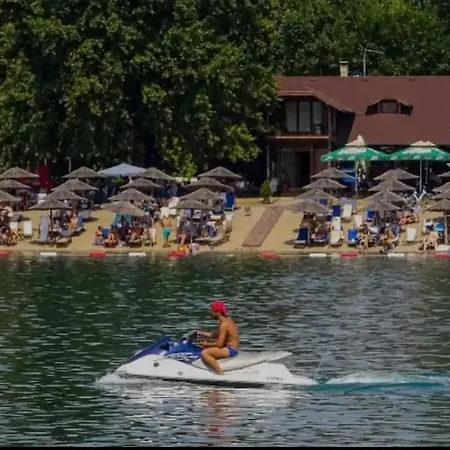 Botel Luksuzan Brod Na Obali Reke Belgrade
